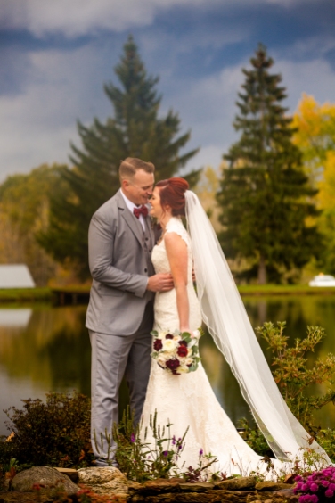 Photographer Amy Elizabeth Birdsong Photography Meadow Ridge Events Windsor Ohio Wedding -150